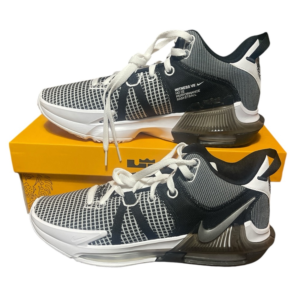 NIKE LEBRON WITNESS VII DM1123 100 Men's Size 10.5 11 NEW with Box LeBron James